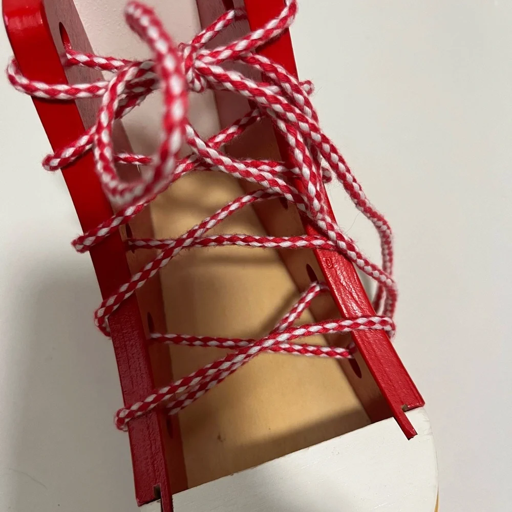 Melissa & Doug Wood Lacing‎ Sneaker (F1)